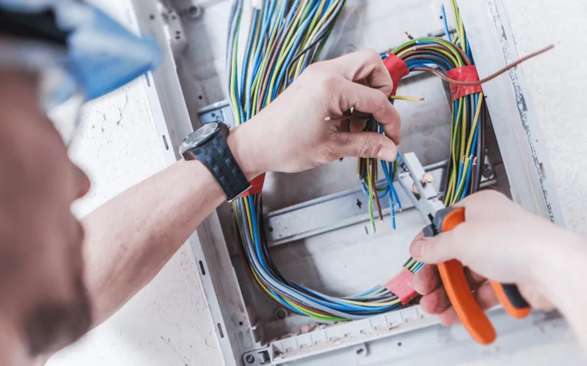Low Voltage Wiring in Commercial Buildings: Systems & Code Requirements