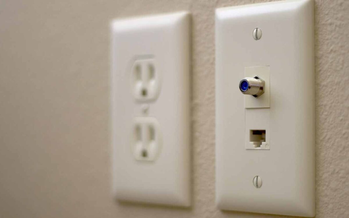 What Is an Active Cable Outlet?