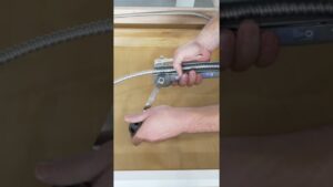 how to cut metal clad cable