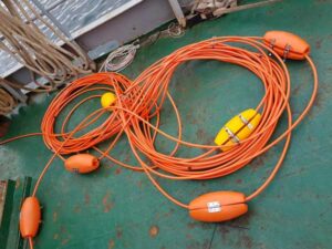 Floating cable